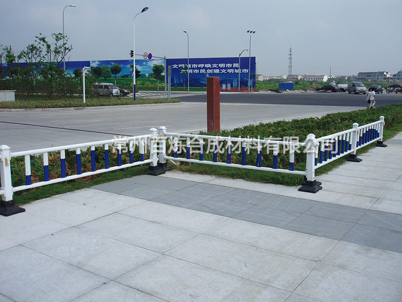 橡塑护栏底座